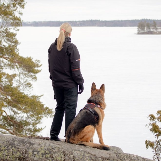 Feel Active Outdoor Hundsele med Ficka Svart