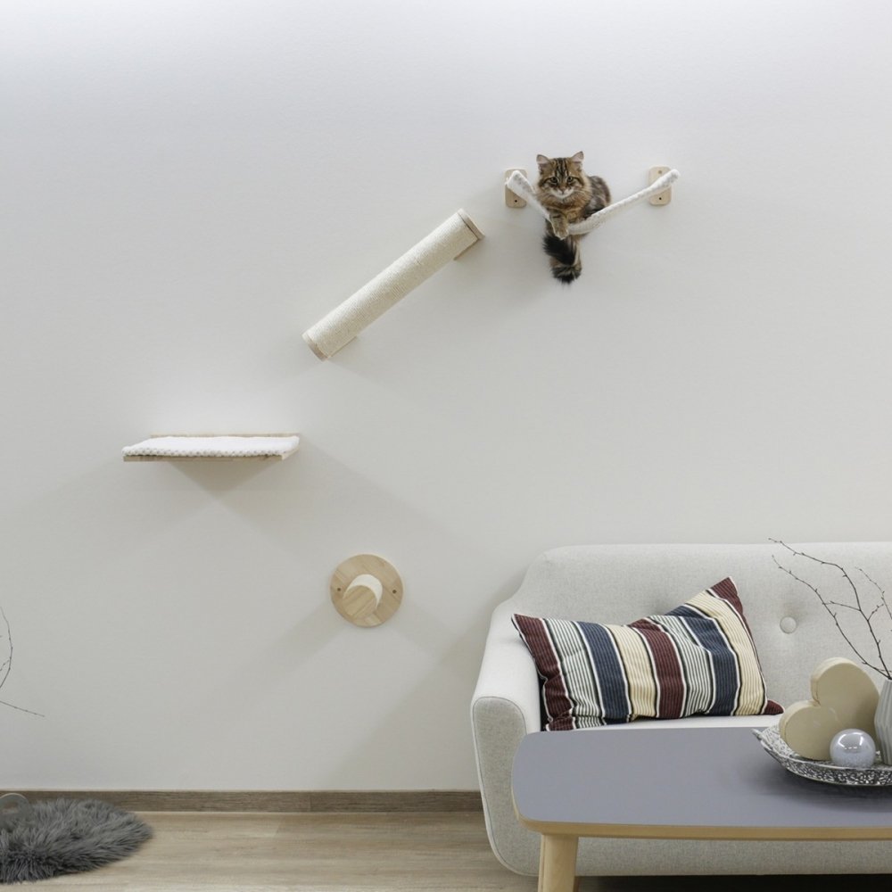 Kissan puinen kiipeilyseinä Alps