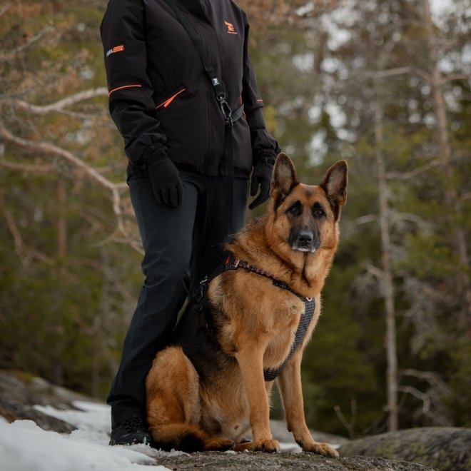 Feel Active Outdoor Hundsele med Lomme Svart